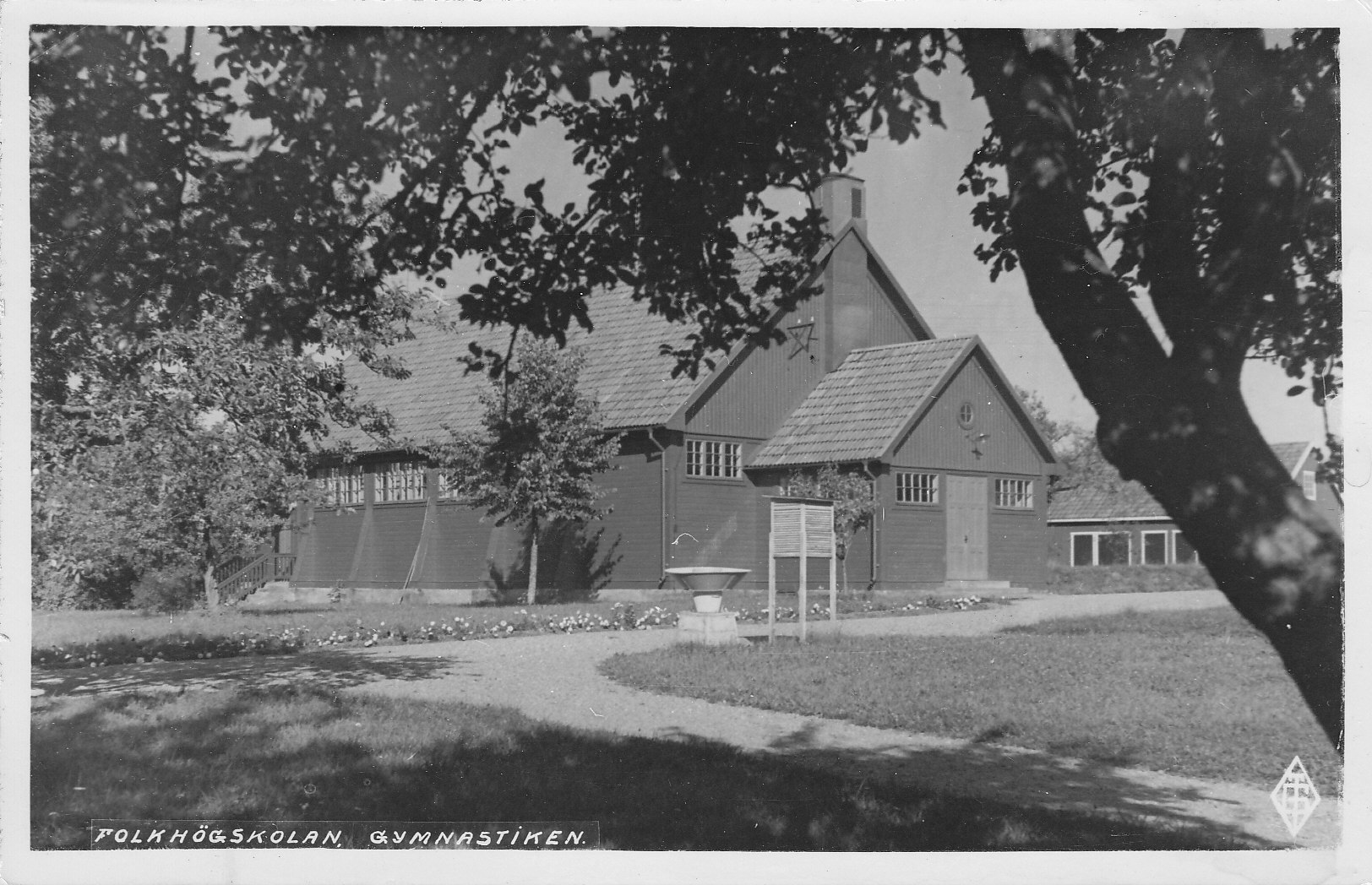 Folkhögskolans gymnastikhall. Byggdes på 1910-talet. 